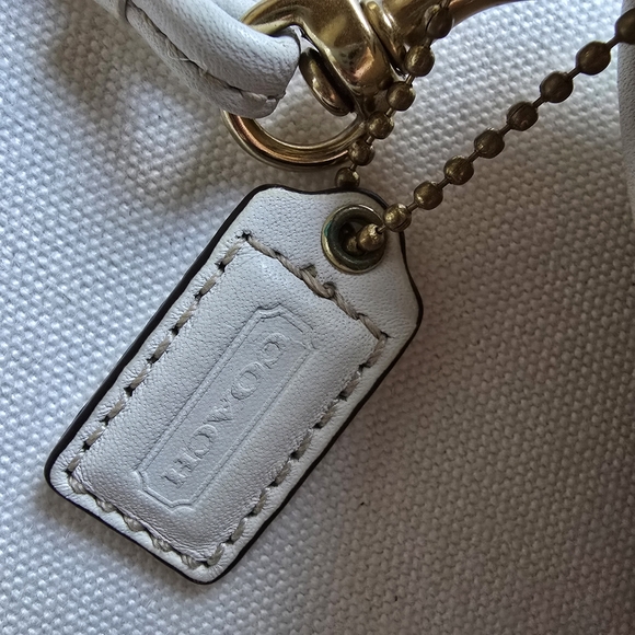 Coach Raffia Summertime White / Gold Leather Turn Buckle Wristlet Clutch - Picture 10 of 14